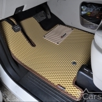 Автомобильные коврики EVA на Dodge Grand Caravan V (2007-2020) 2 ряд: кресла 1+1 убираются в пол