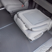 Автомобильные коврики EVA на Chrysler Town & Country V (2007->) 2 ряд: кресла 1+1 убираются в пол